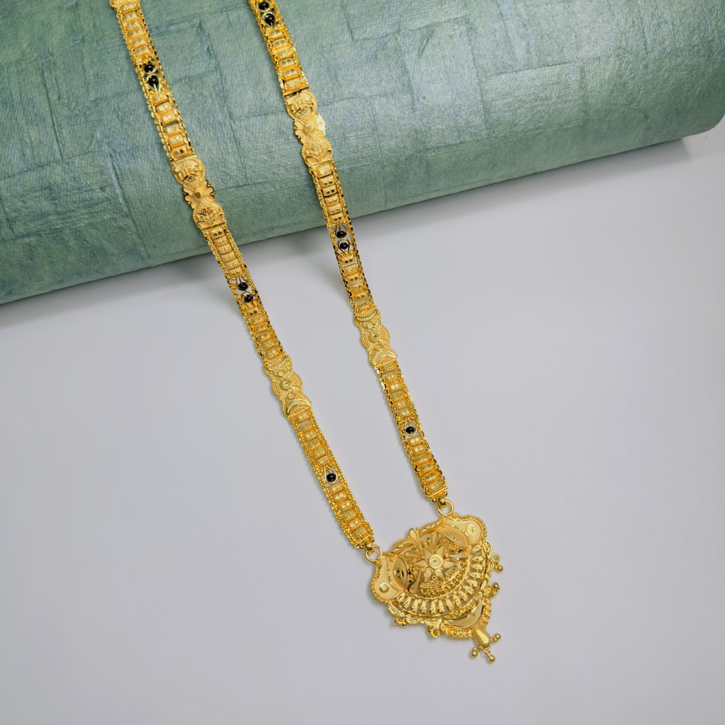 Forming Long Mangalsutra