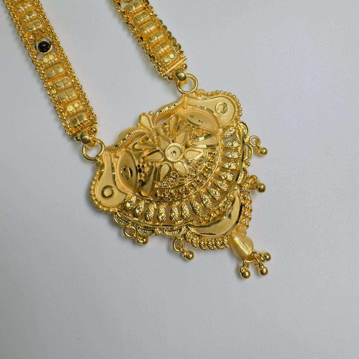 Forming Long Mangalsutra