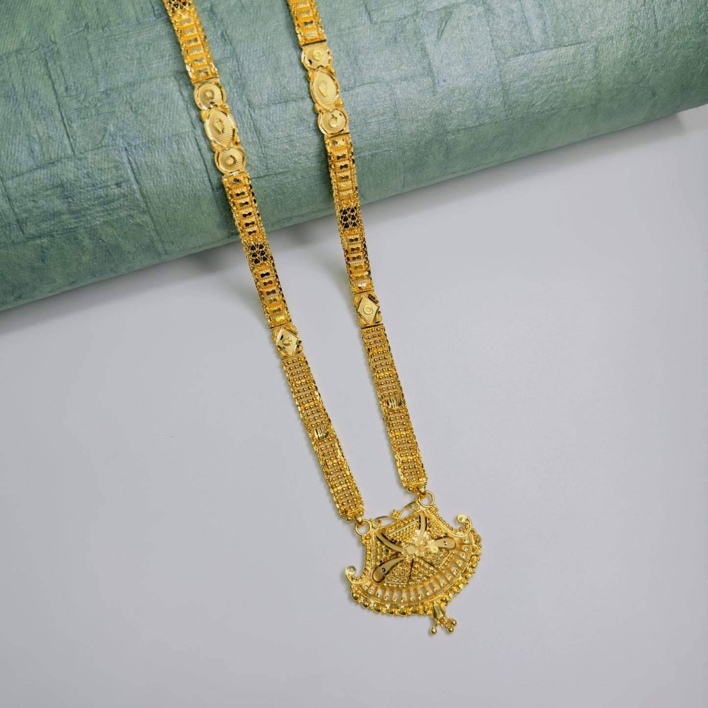 Forming Long Mangalsutra
