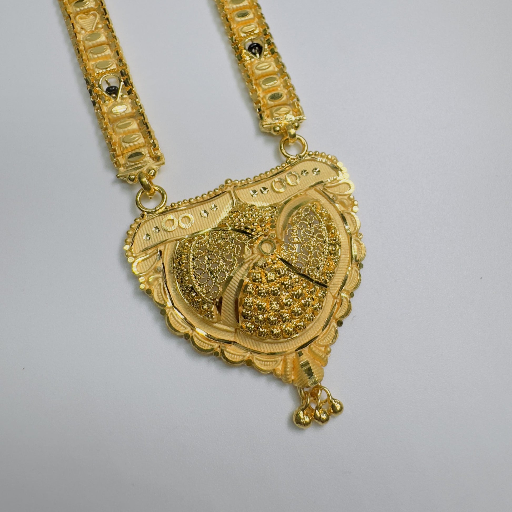 Forming Long Mangalsutra