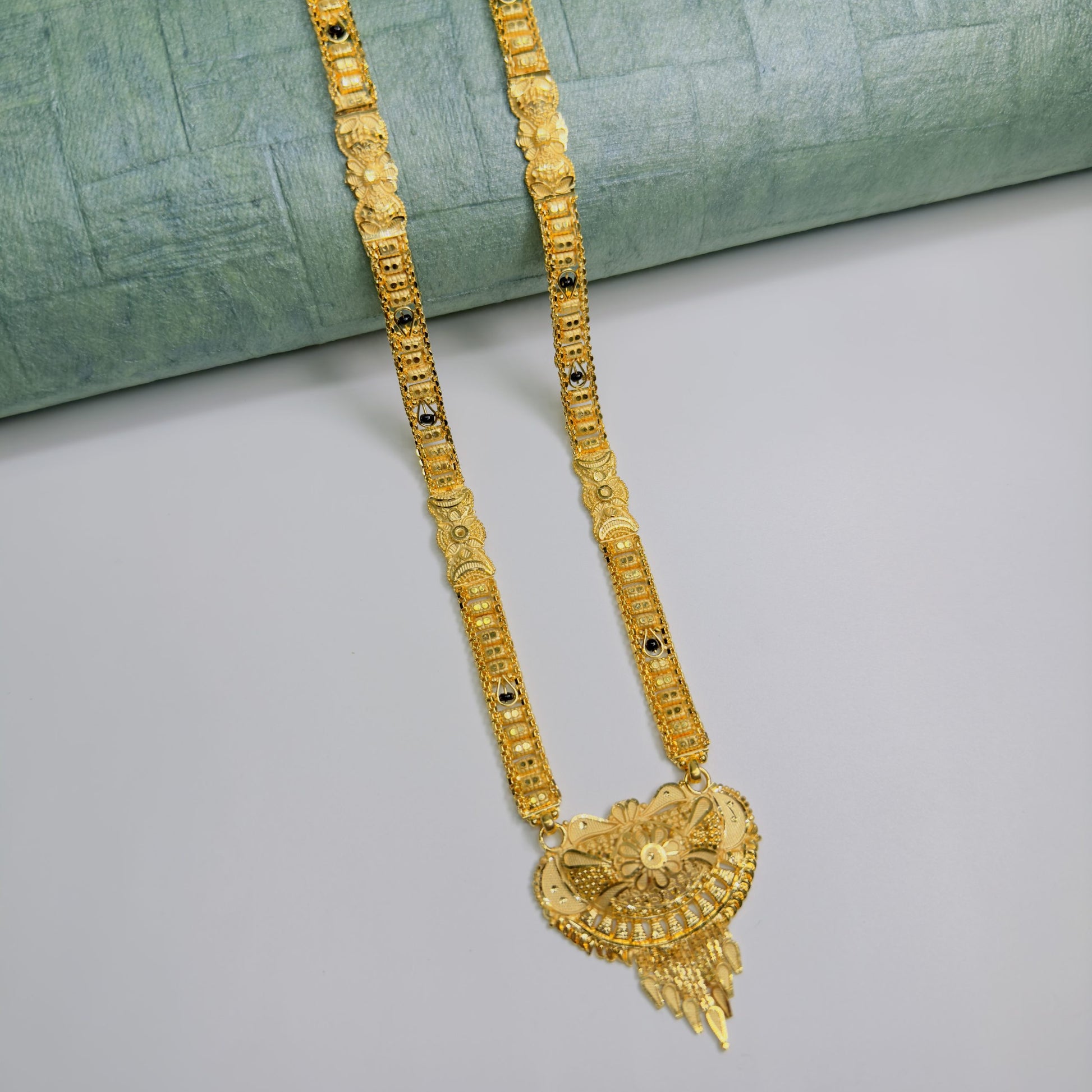 Forming Long Mangalsutra