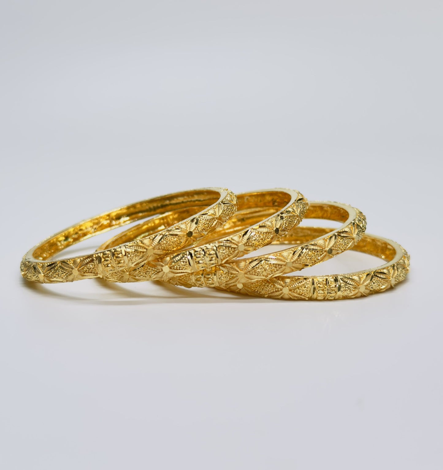 Forming 4 pc's Bangles