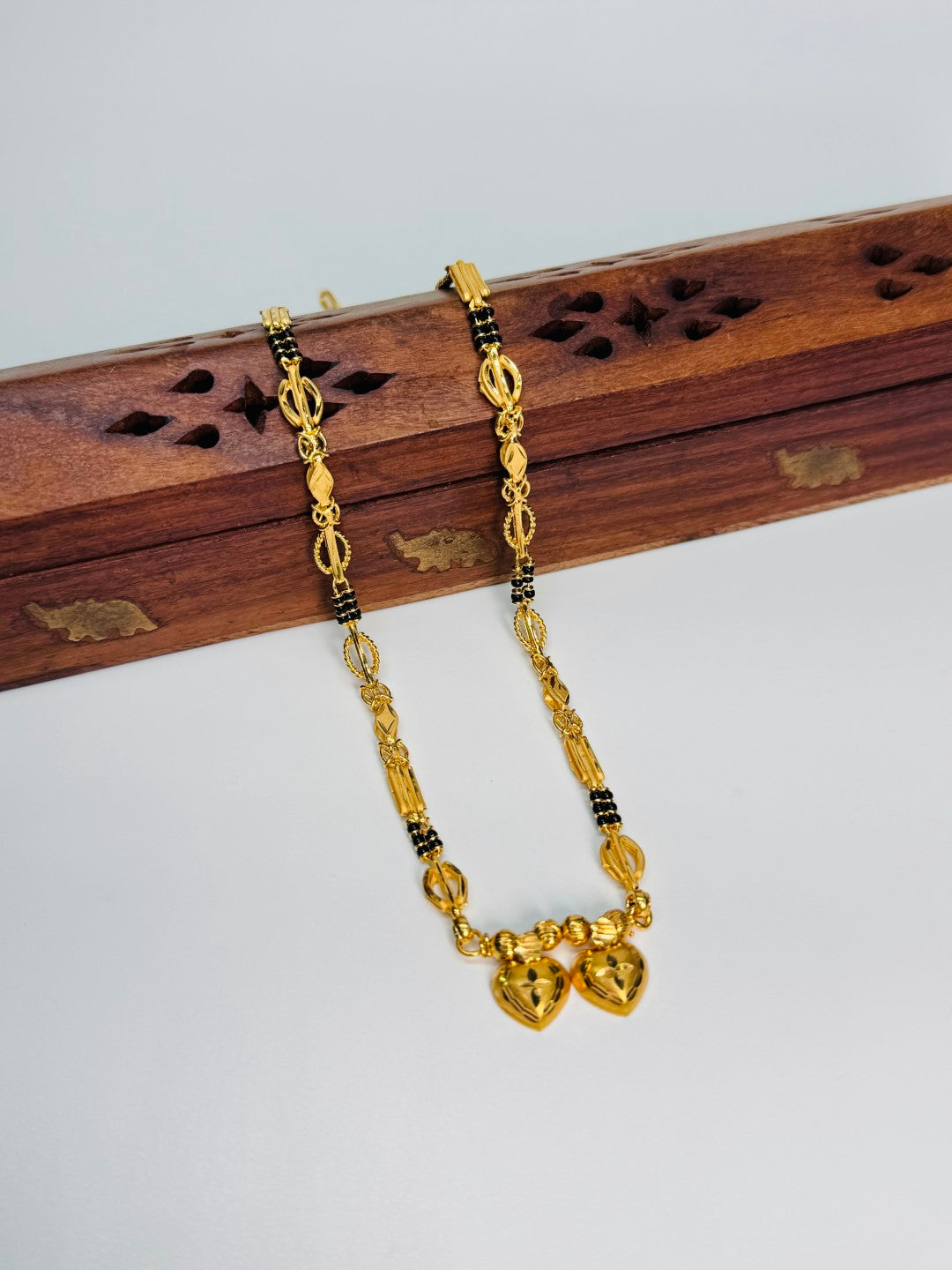 Forming Short Mangalsutra