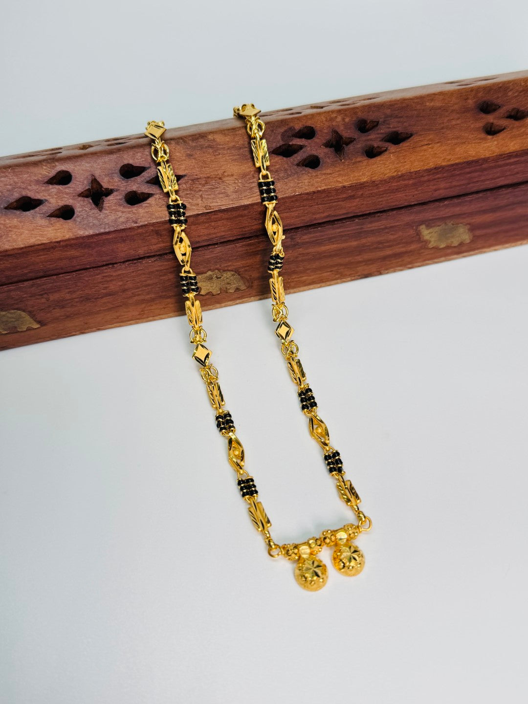 Forming Short Mangalsutra
