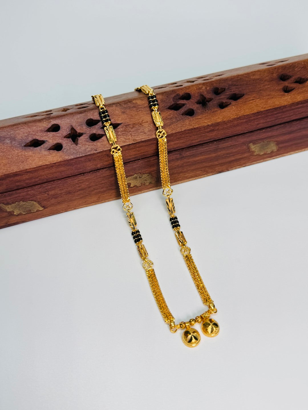 Forming Short Mangalsutra