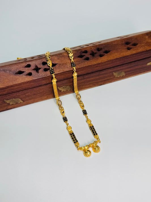 Forming Short Mangalsutra