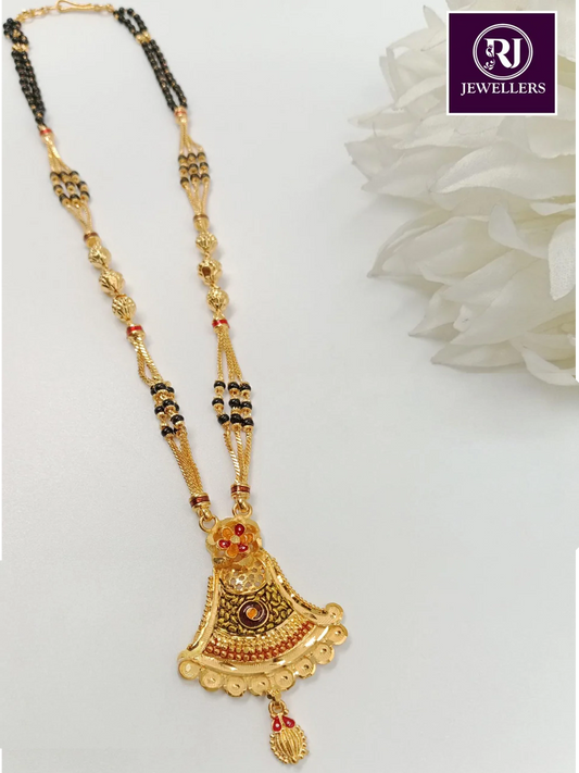 Forming Short Mangalsutra