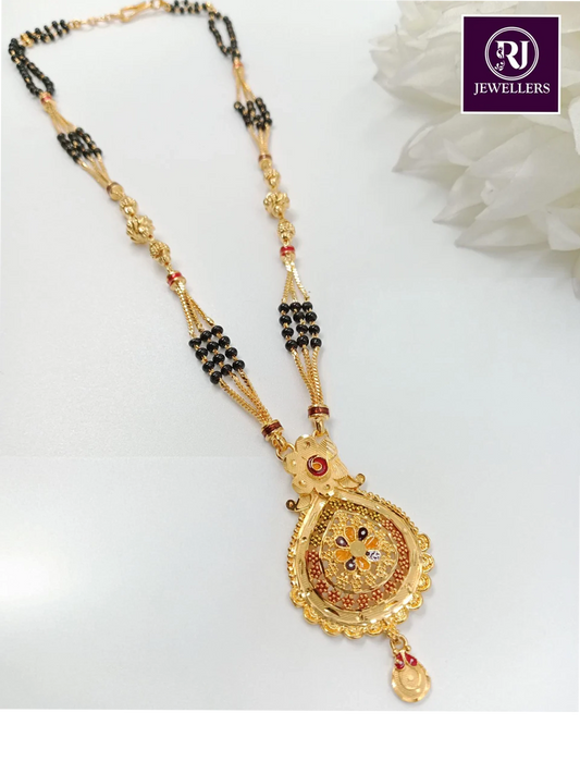 Forming Short Mangalsutra